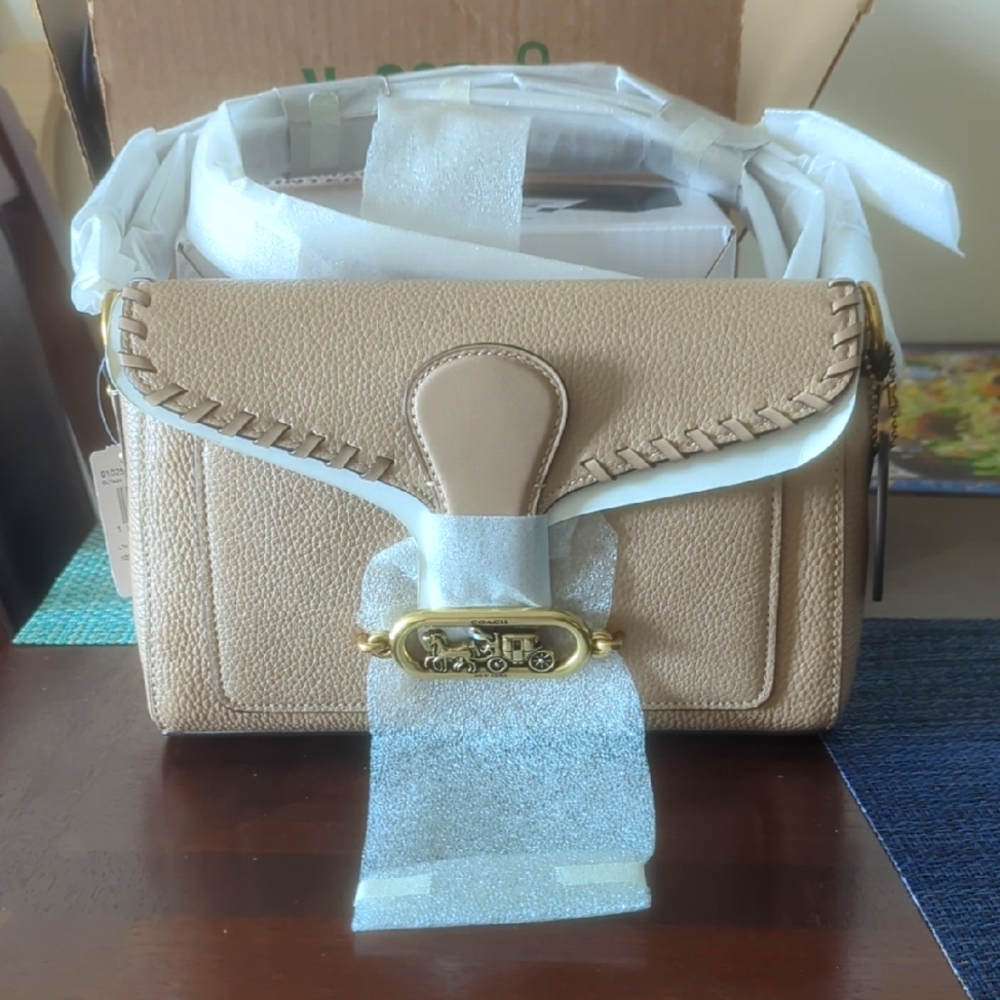 Tan Gold Shoulder Bag with Classic Design